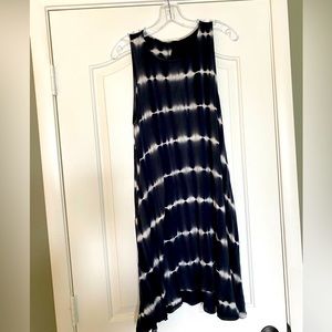 Black and white tie dye dress with pockets